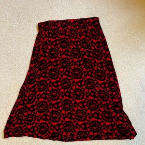Slinky holiday skirt, size M